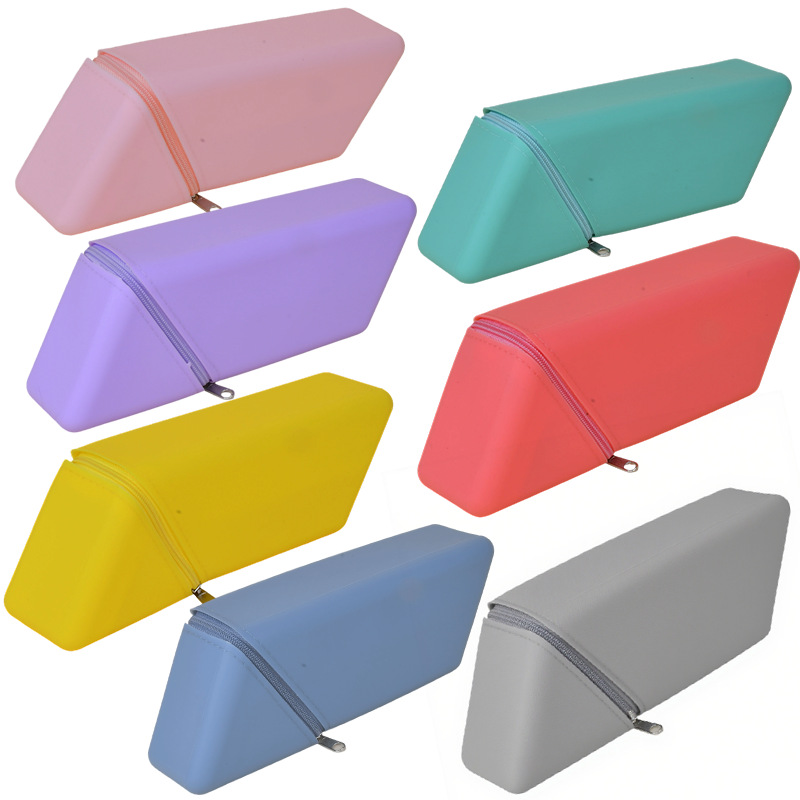 Dual‑Use Silicone Pencil Case, Standing Desktop & Travel Pencil Pouch